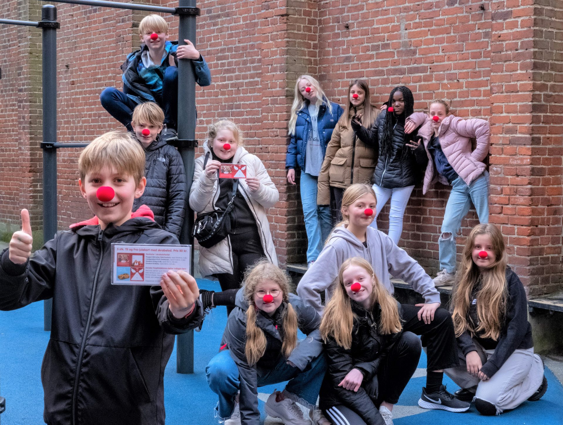 Eleverne på Skt. Knuds Skole har solgt til- og frakort for Danske Hospitalsklovne