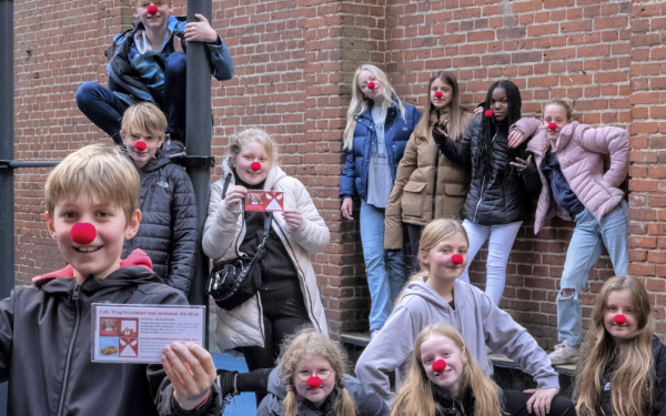 Eleverne på Skt. Knuds Skole har solgt til- og frakort for Danske Hospitalsklovne
