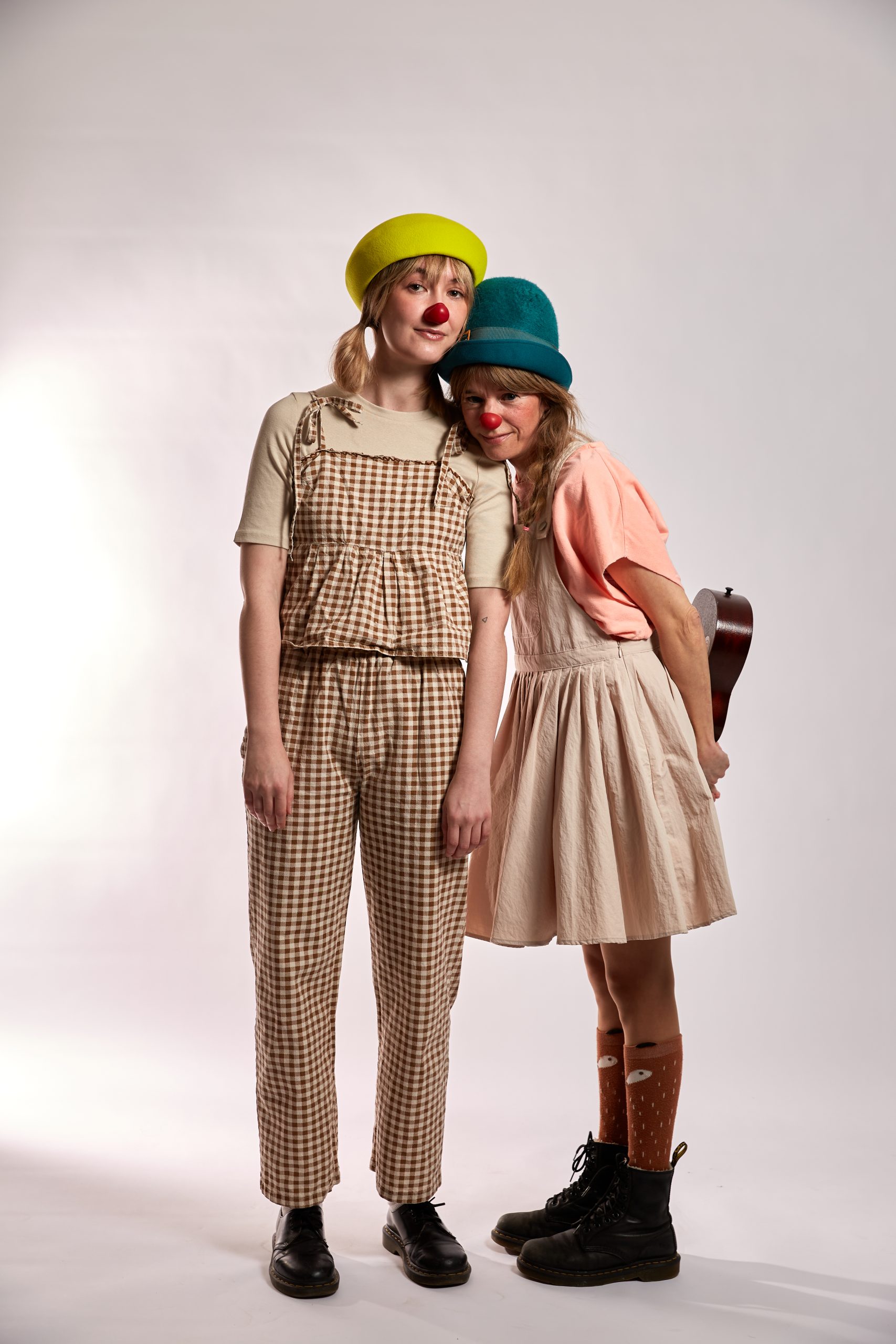 Portrætbillede af hospitalsklovnene Sne og Basta