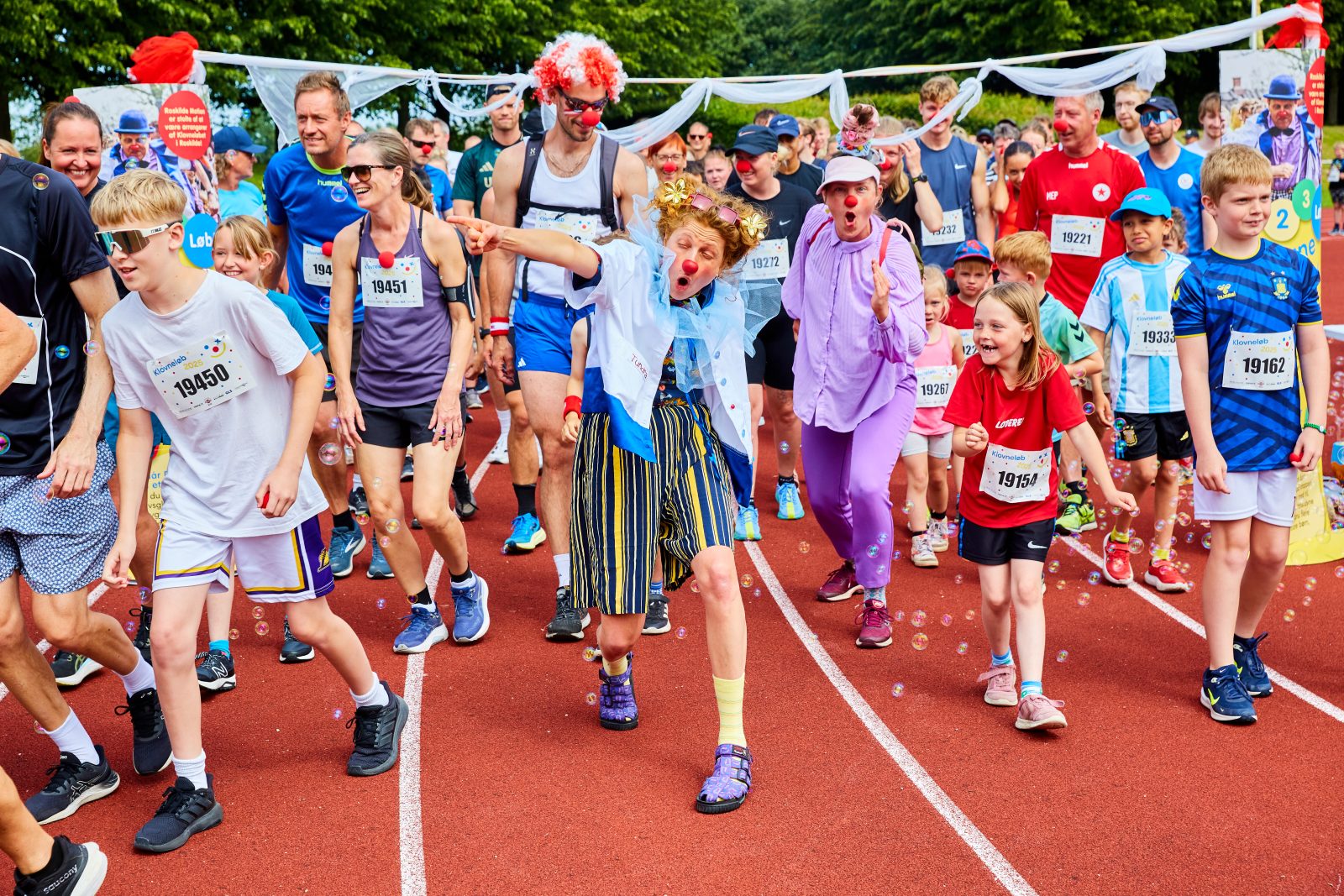 Hospitalsklovnen Tundra og Vivi skyder Klovneløbet i Roskilde i gang