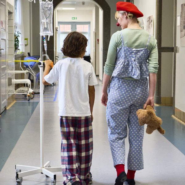 Pressebillede m. Vincent (modelbarn). Kvadrat